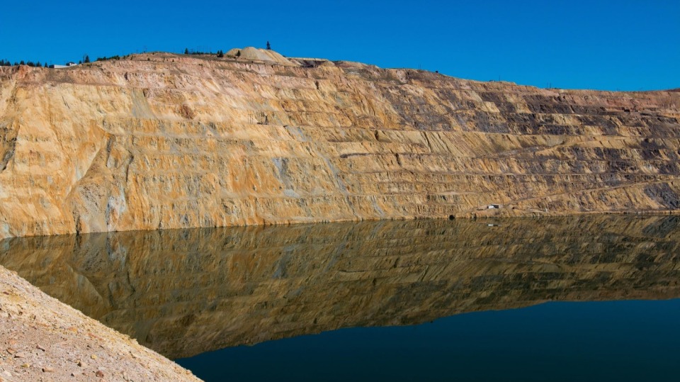 Berkeley Pit. Jedovaté jezero, v kterém se vyvinul život